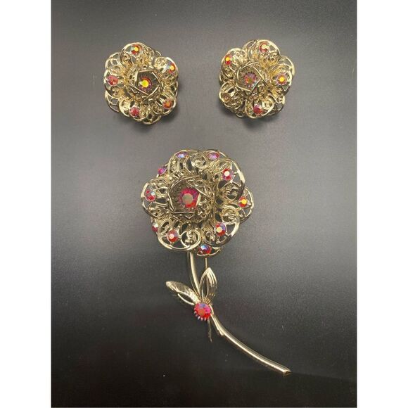 Sarah Coventry Gold tone Flower Brooch red rhinestones matching clip earrings - Picture 3 of 11